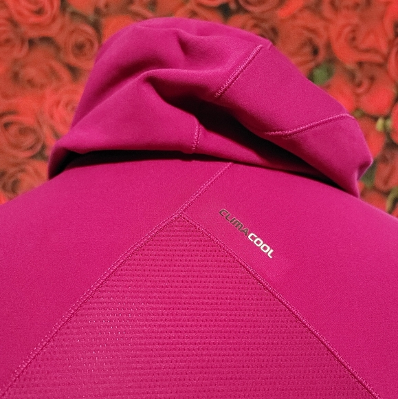 Sportswear Top - Picture 6 of 9